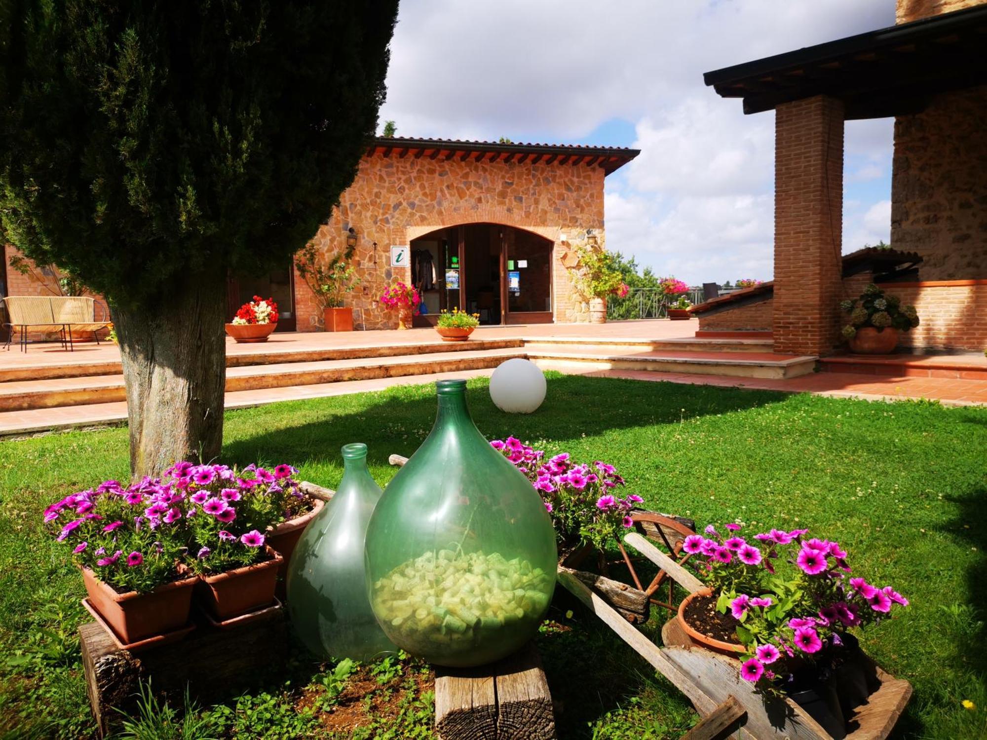 Agriturismo Podere S. Croce Saturnia Exterior photo