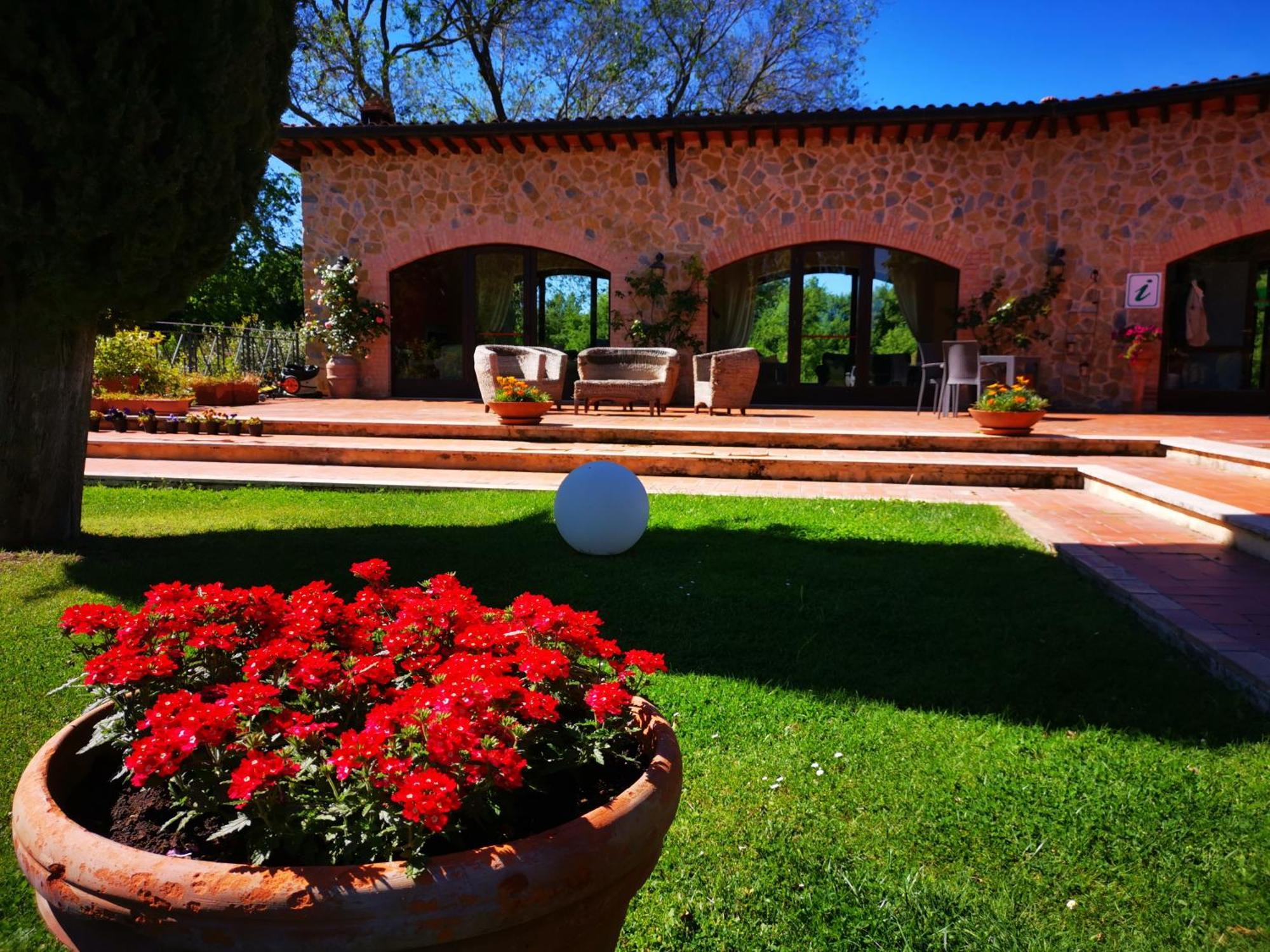Agriturismo Podere S. Croce Saturnia Exterior photo