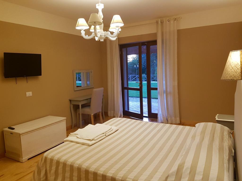 Agriturismo Podere S. Croce Saturnia Exterior photo